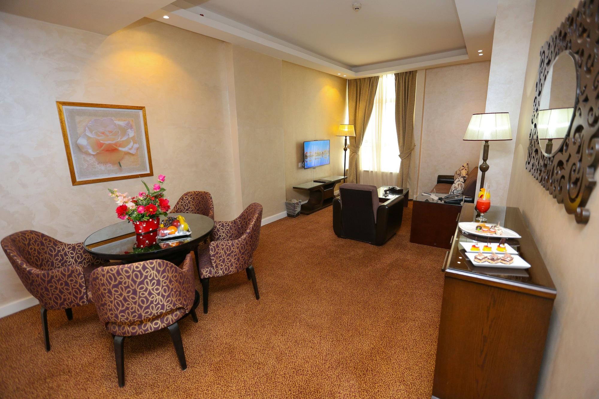 Tolip El Narges Hotell Kairo Exteriör bild A suite at the hotel