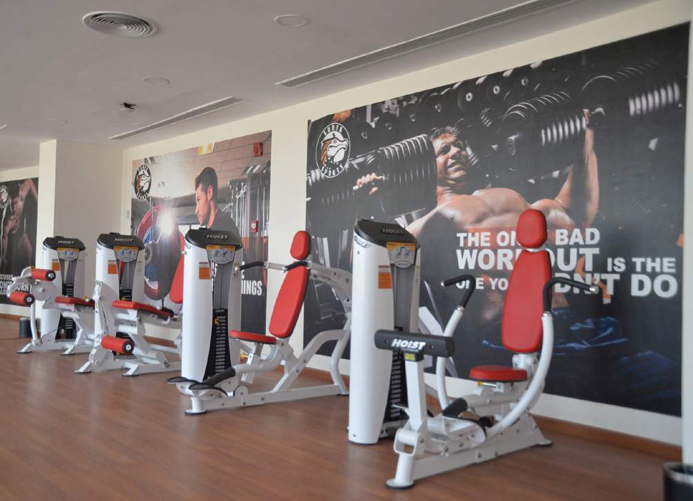 Tolip El Narges Hotell Kairo Exteriör bild A row of machines at a gym