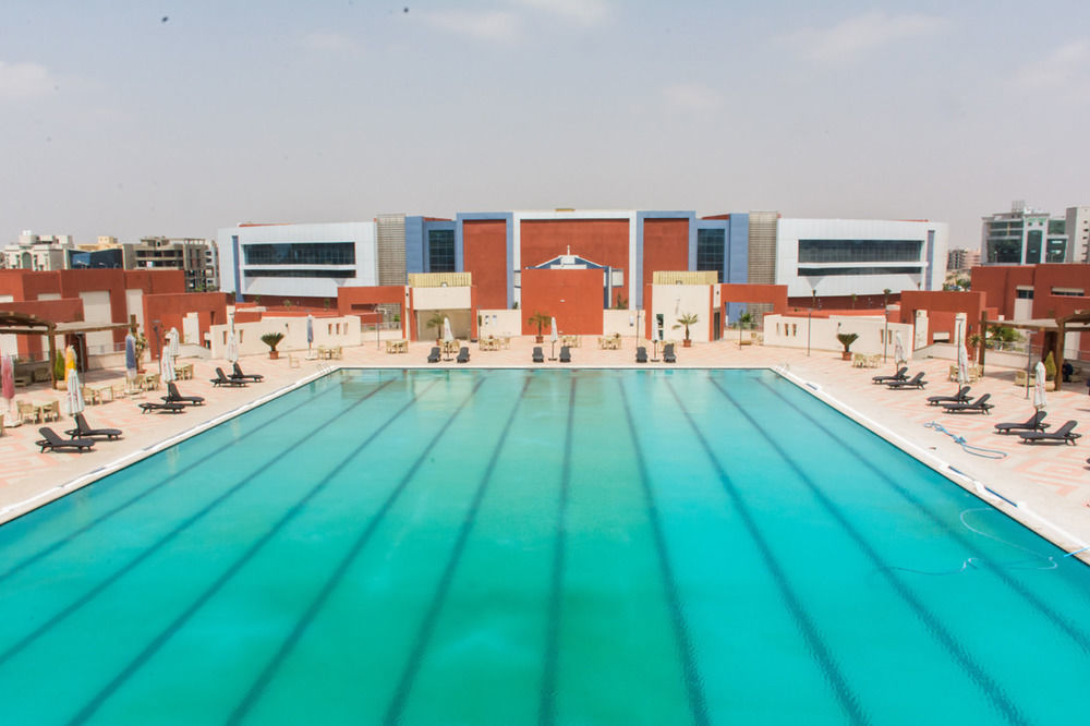 Tolip El Narges Hotell Kairo Exteriör bild Swimming pool at the club